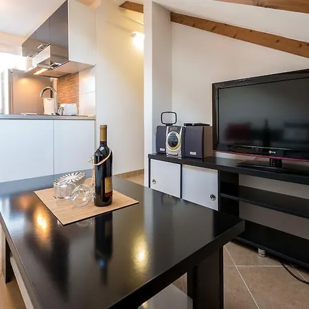 Sundelight Apartment *